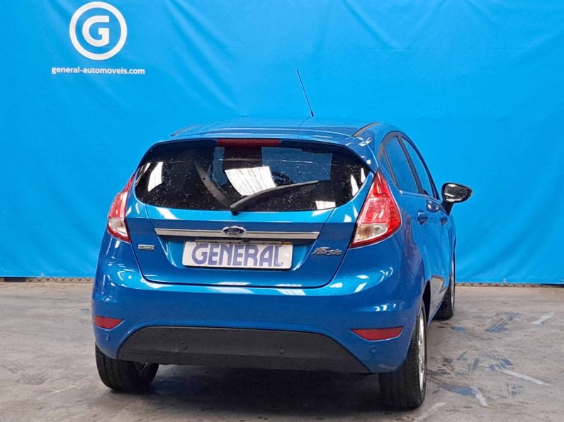 FORD FIESTA 1.0 T ECOBOOST TITANIUM POWERSHIFT completo